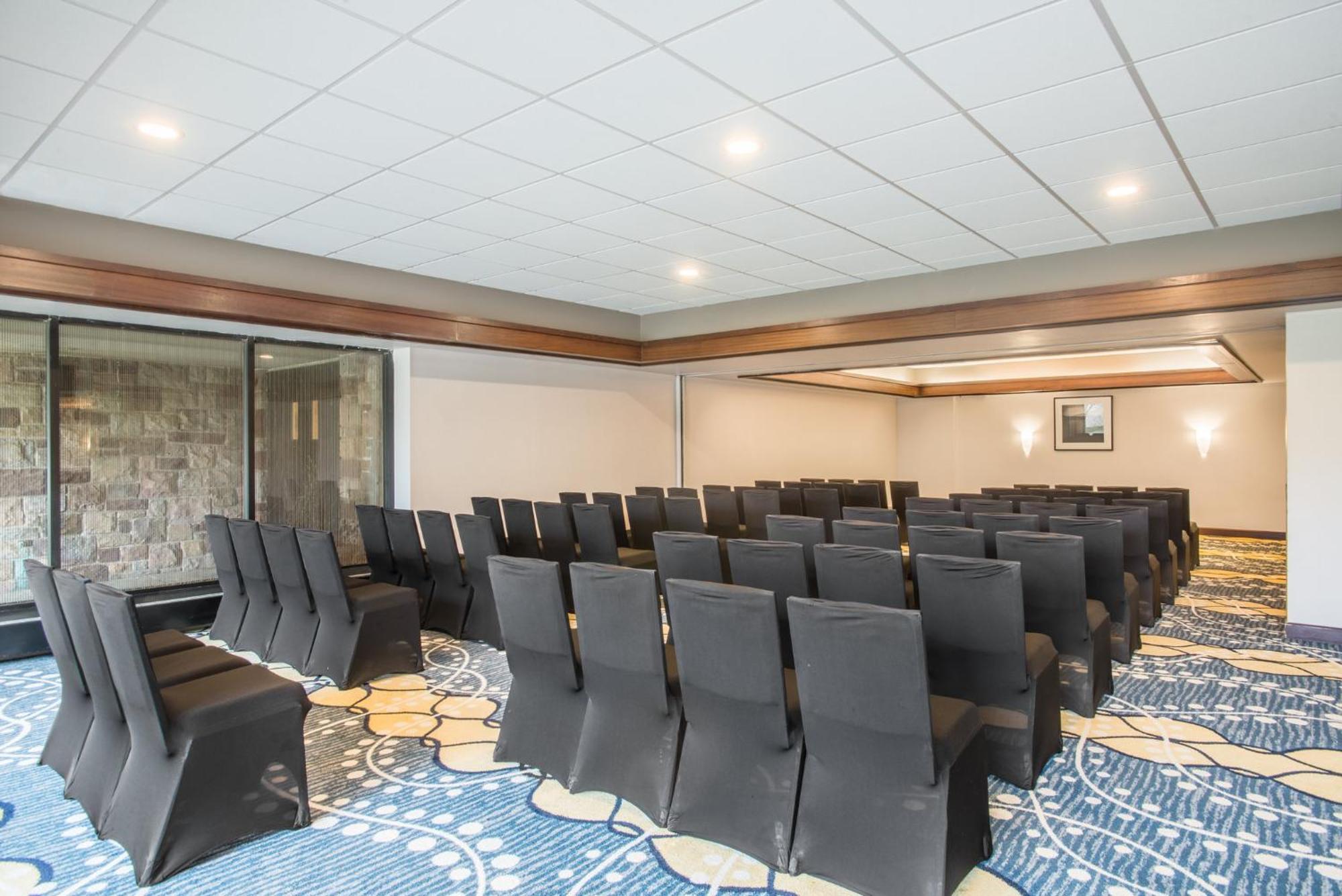 Crowne Plaza Princeton - Conference Center By Ihg Exterior foto