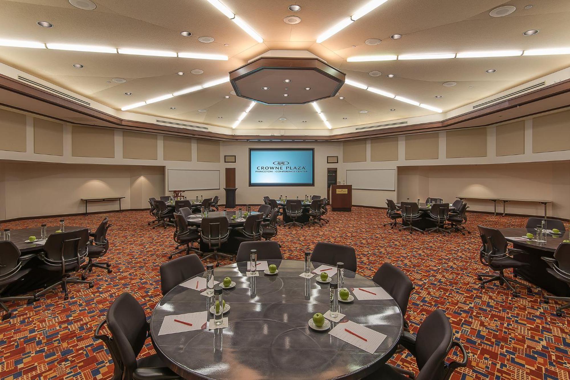 Crowne Plaza Princeton - Conference Center By Ihg Exterior foto