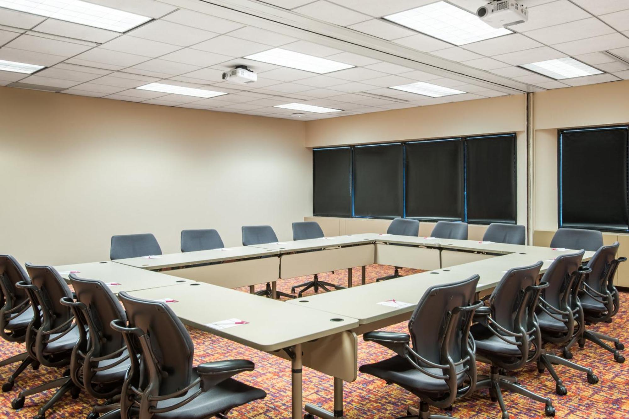Crowne Plaza Princeton - Conference Center By Ihg Exterior foto